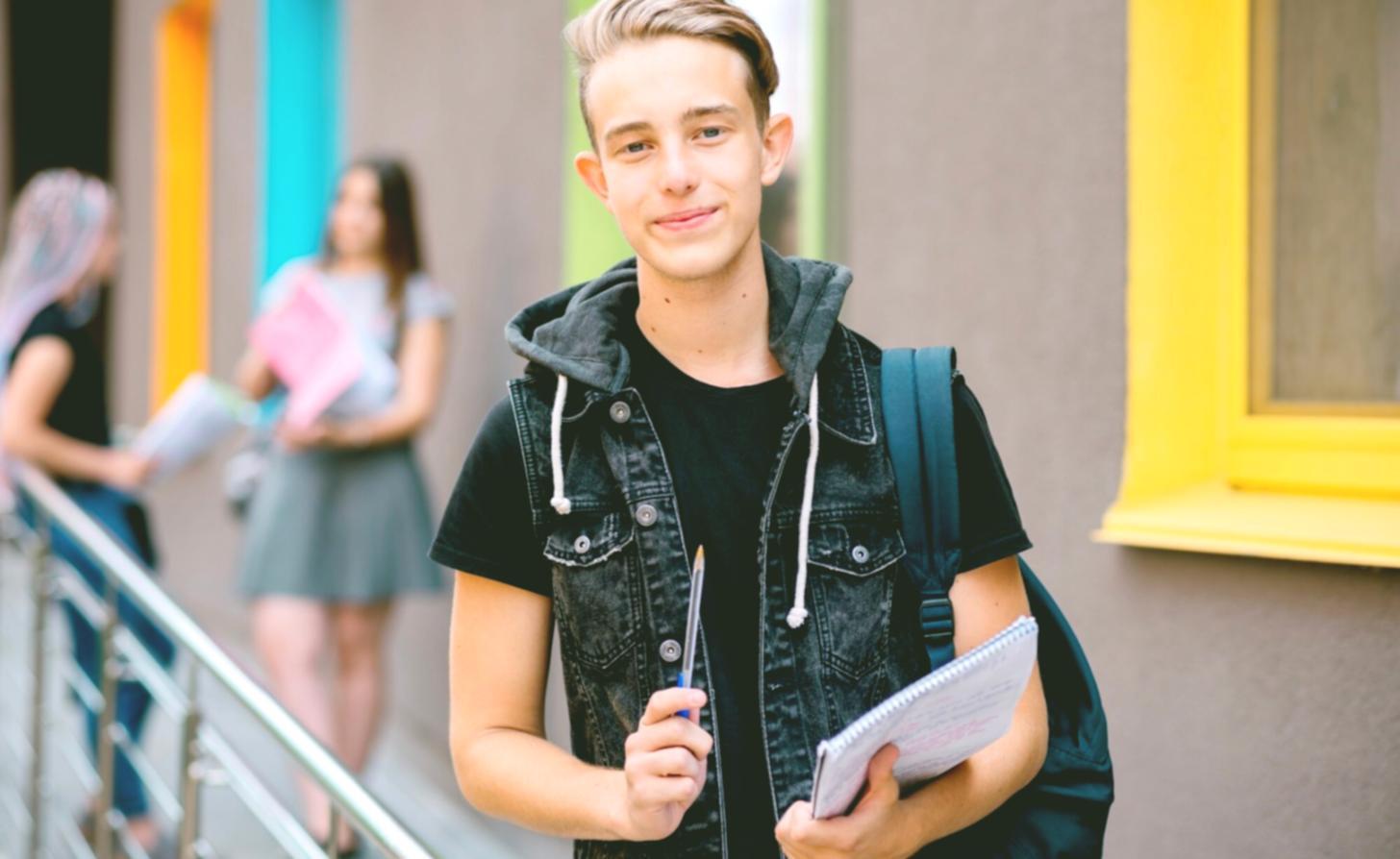 Gruppe bei gemeinsamer Reflexionsübung